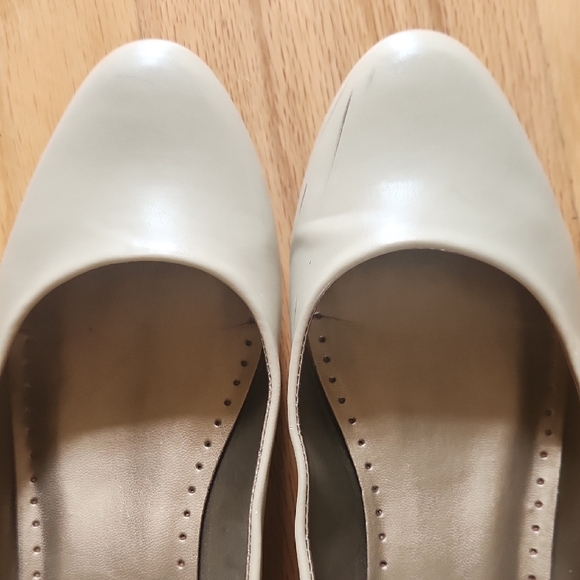 Basic Editions Elegant Cream Women's Shoes 10 W - Picture 16 of 17